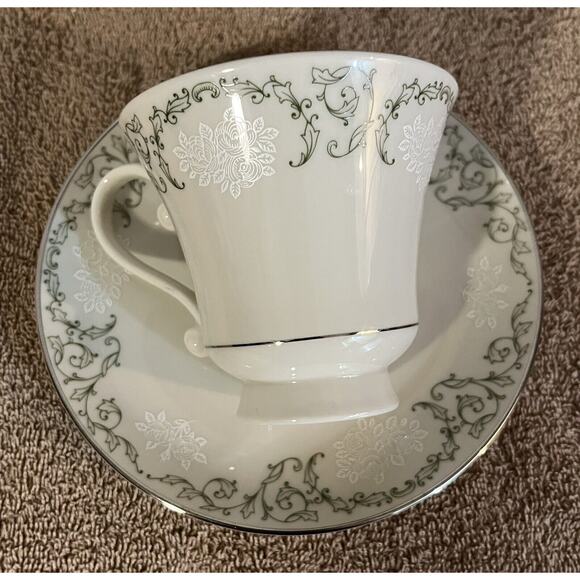 (4) Vintage Cameo by Pickard Footed Cup & Saucer Sets White Roses Platinum Trim - Picture 4 of 7